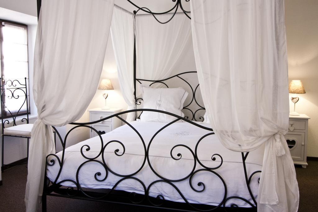 Chambre Le Hupsa Pfannala Saint-Hippolyte  Room photo