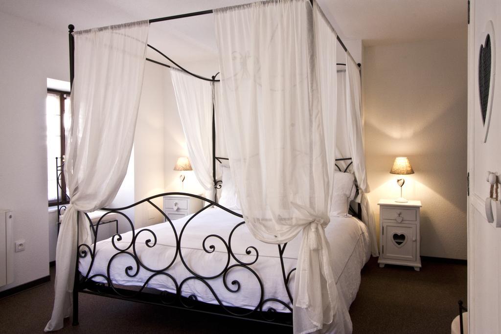 Chambre Le Hupsa Pfannala Saint-Hippolyte  Room photo